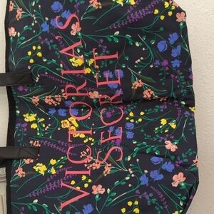 Victoria's Secret Shoulder Floral Printed Bag Tote Large Zipper